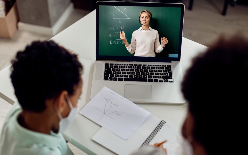 Python in seconde, taught by teachers who are not programmers